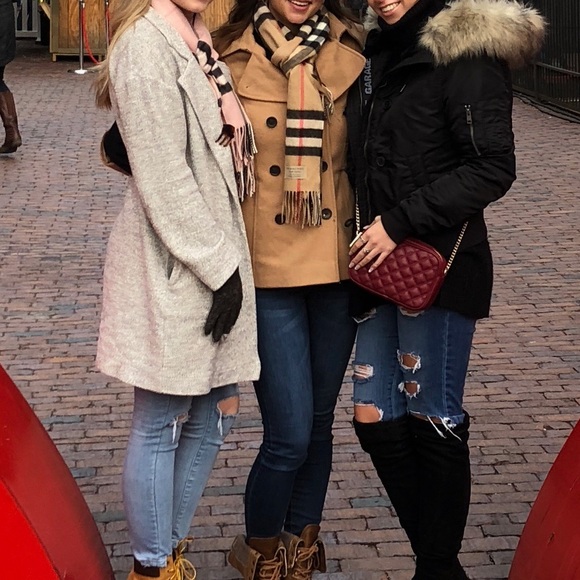 The Classic Check Cashmere Scarf in Pink - Picture 2 of 2